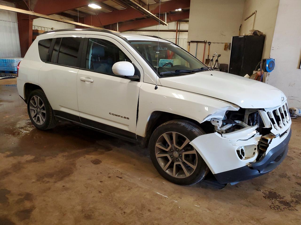 2017 JEEP COMPASS LATITUDE photo 4