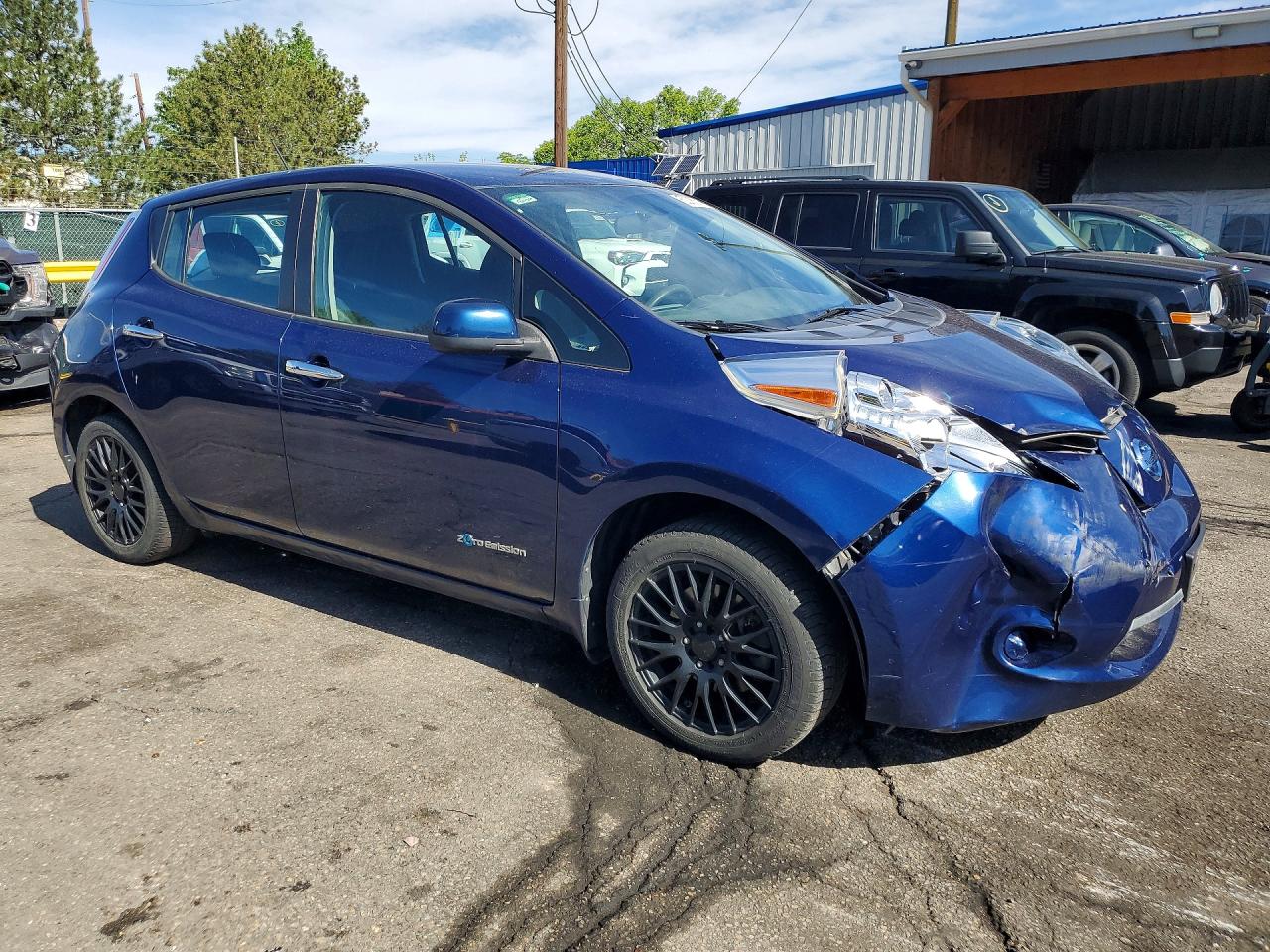 2017 NISSAN LEAF S photo 7