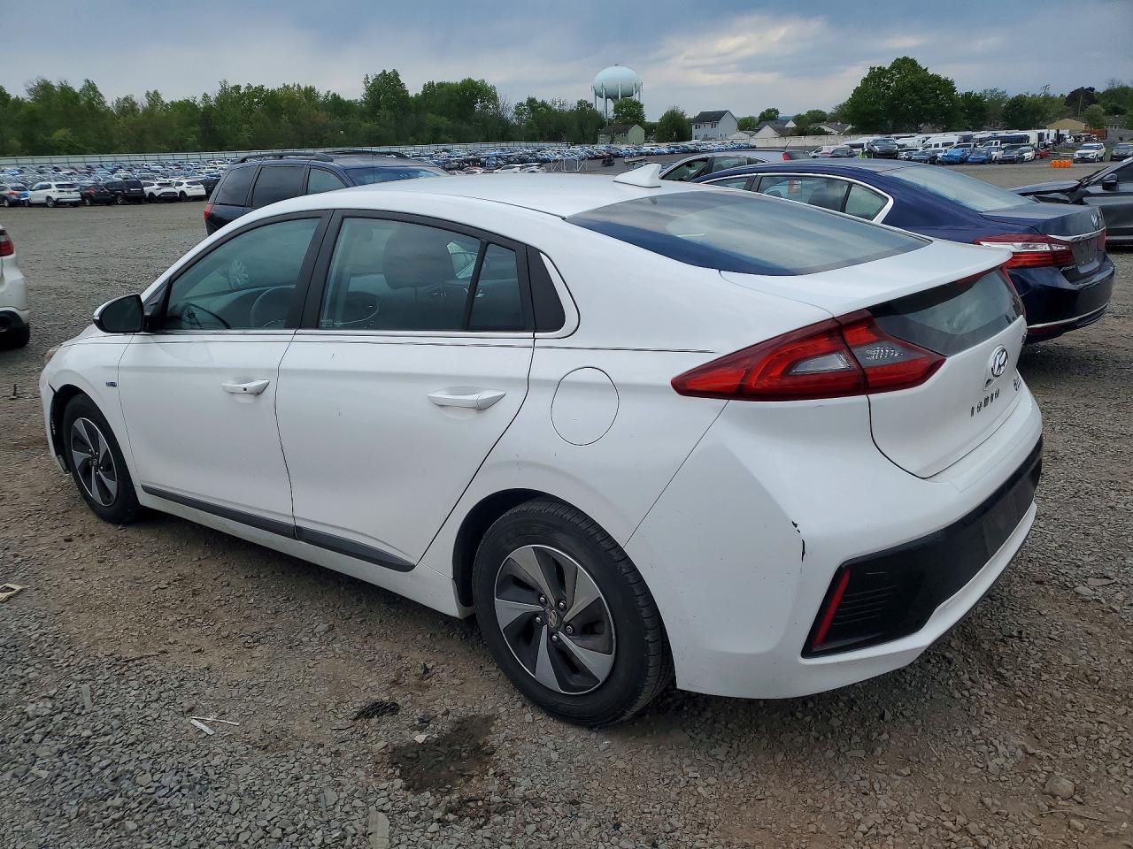 2017 HYUNDAI IONIQ SEL photo 3
