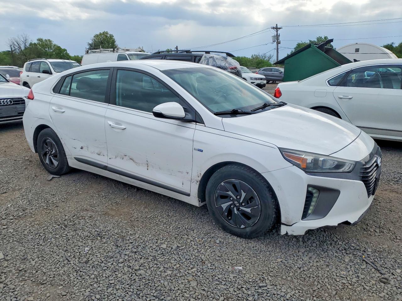 2017 HYUNDAI IONIQ SEL photo 7