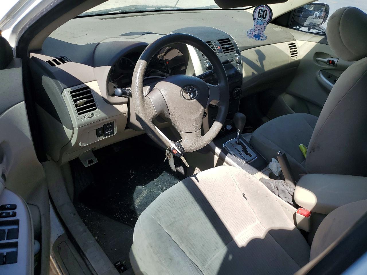 2010 TOYOTA COROLLA LE photo 15
