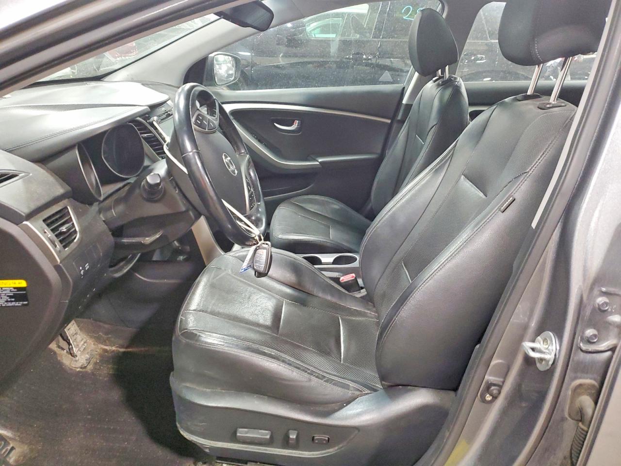 2016 HYUNDAI ELANTRA GT BASE photo 13