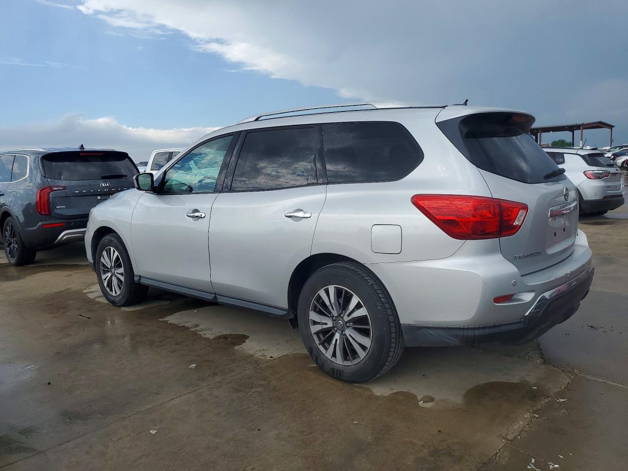 2017 NISSAN PATHFINDER SV photo 3