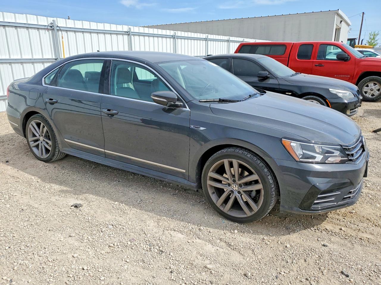 2017 VOLKSWAGEN PASSAT R-LINE photo 7