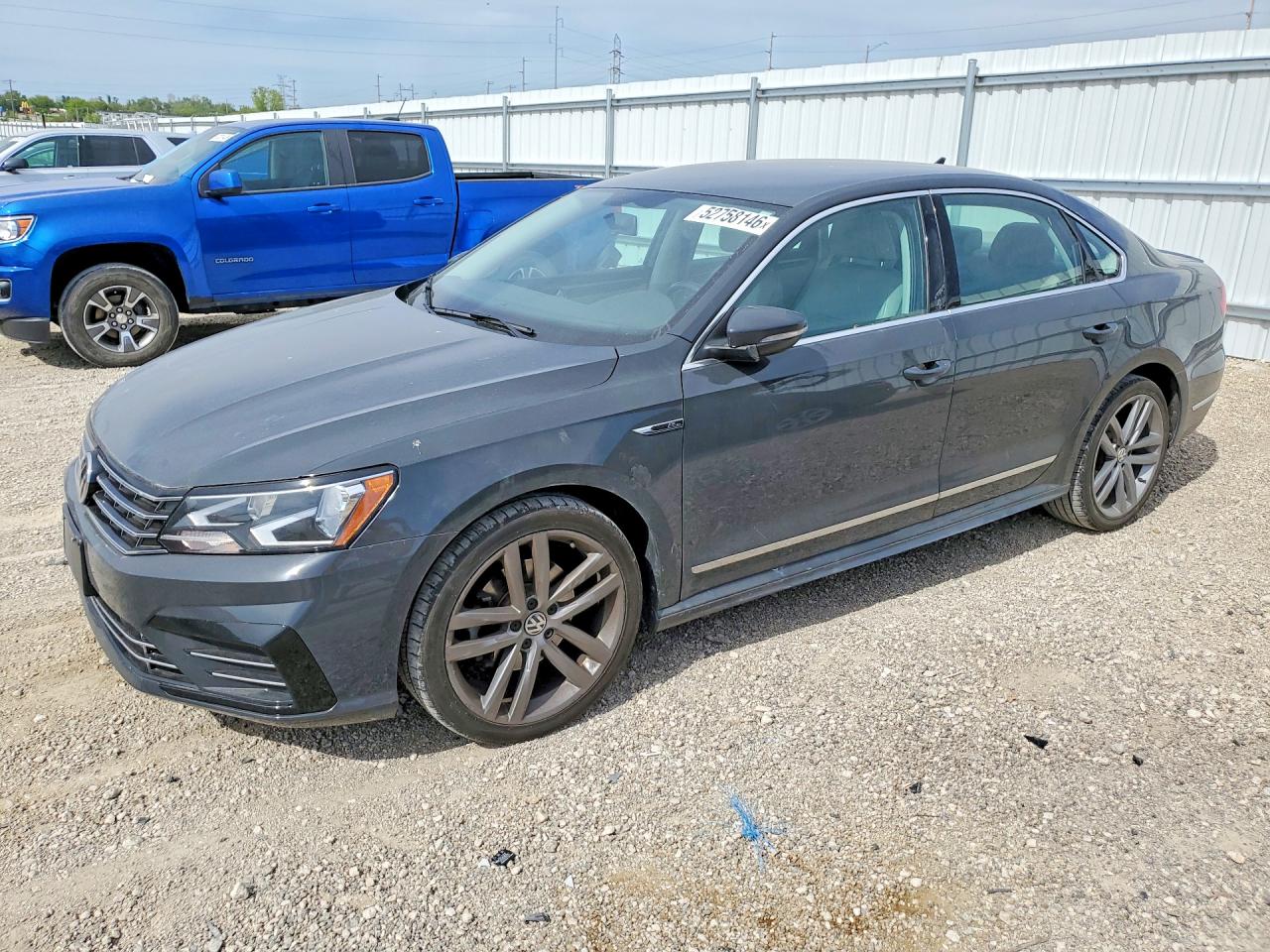 2017 VOLKSWAGEN PASSAT