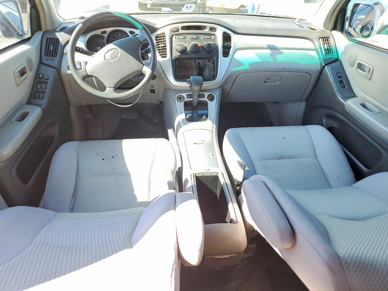 2005 TOYOTA HIGHLANDER LIMITED photo 8