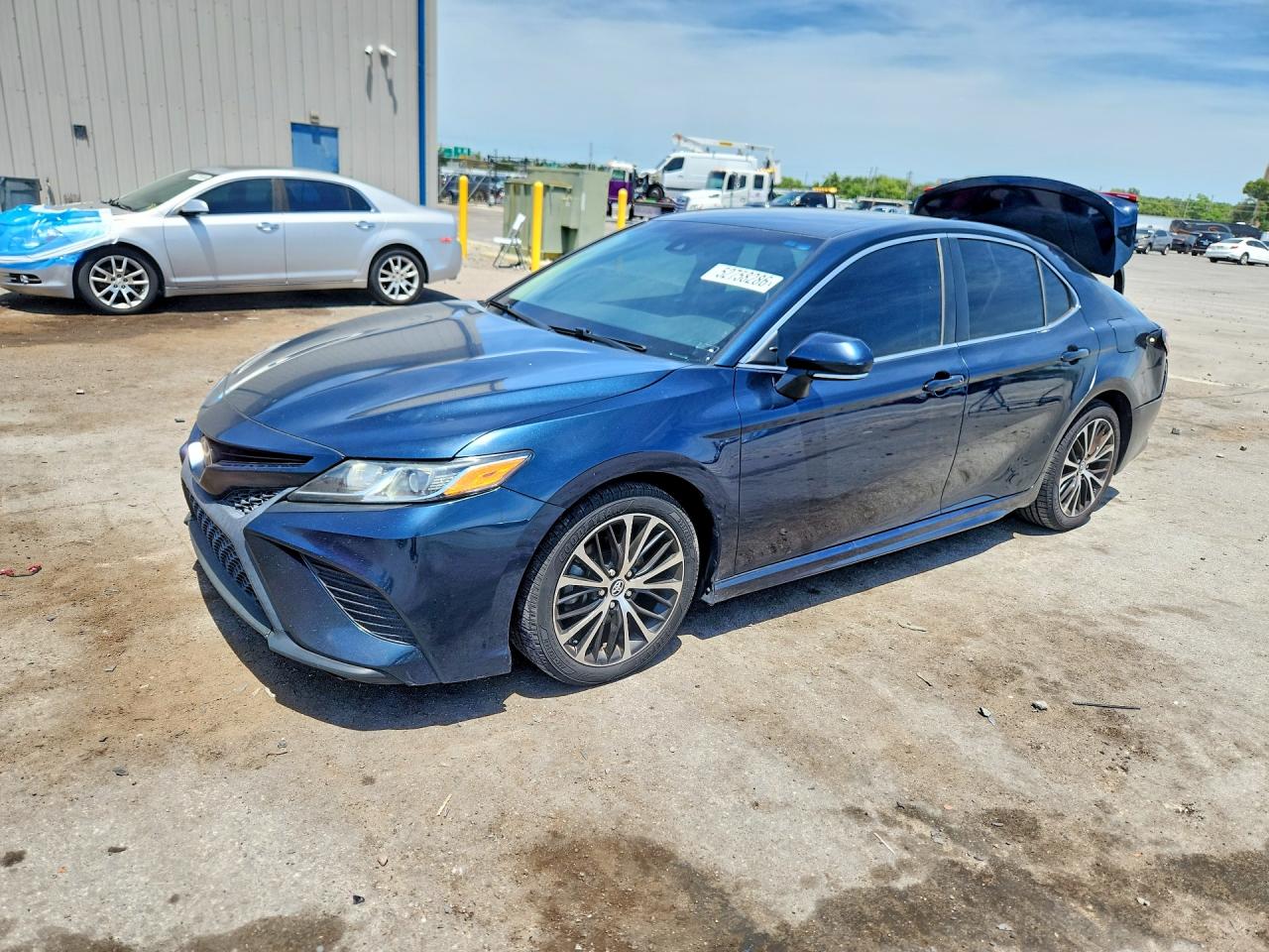 2018 TOYOTA CAMRY