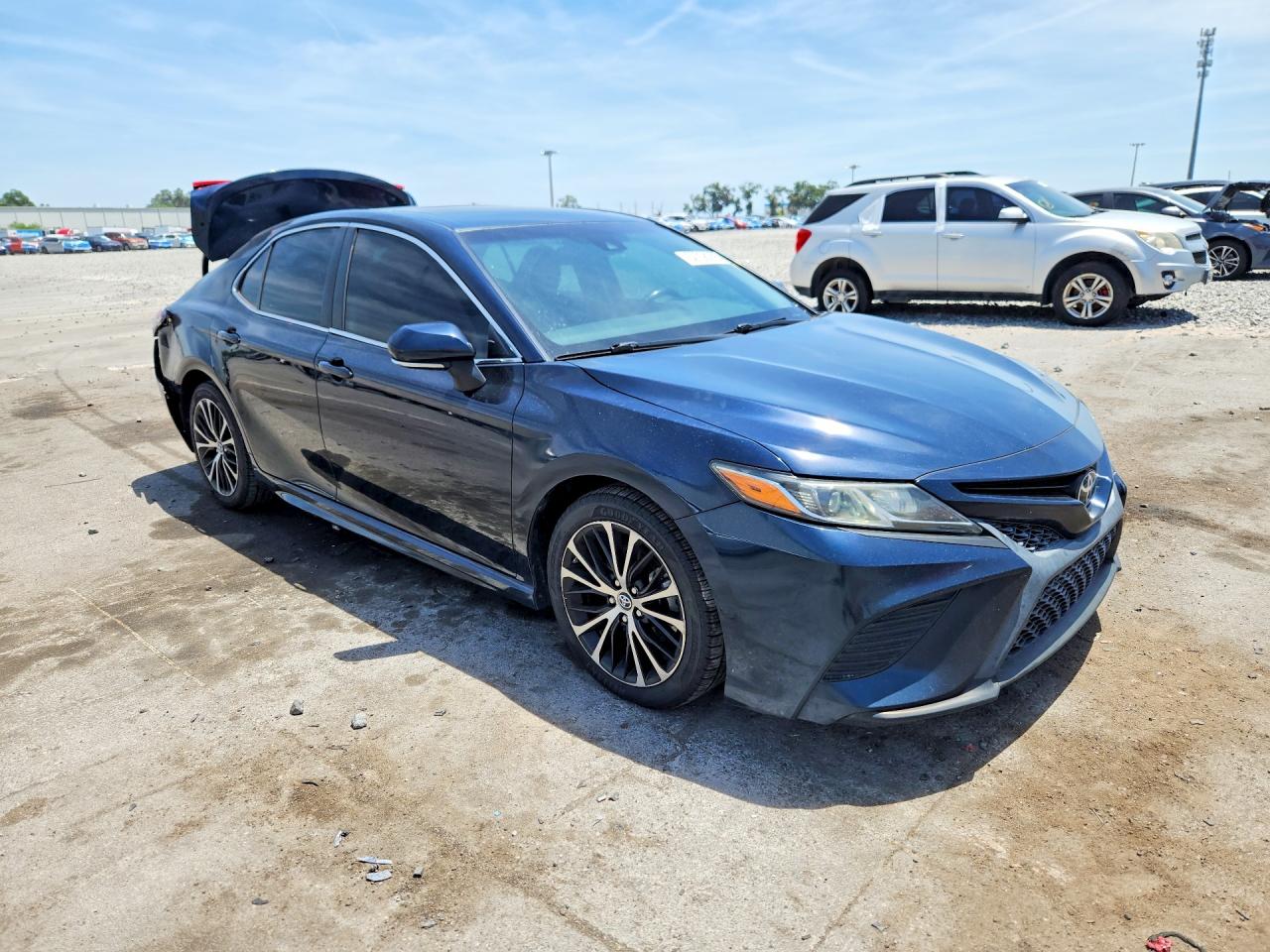 2018 TOYOTA CAMRY SE photo 7