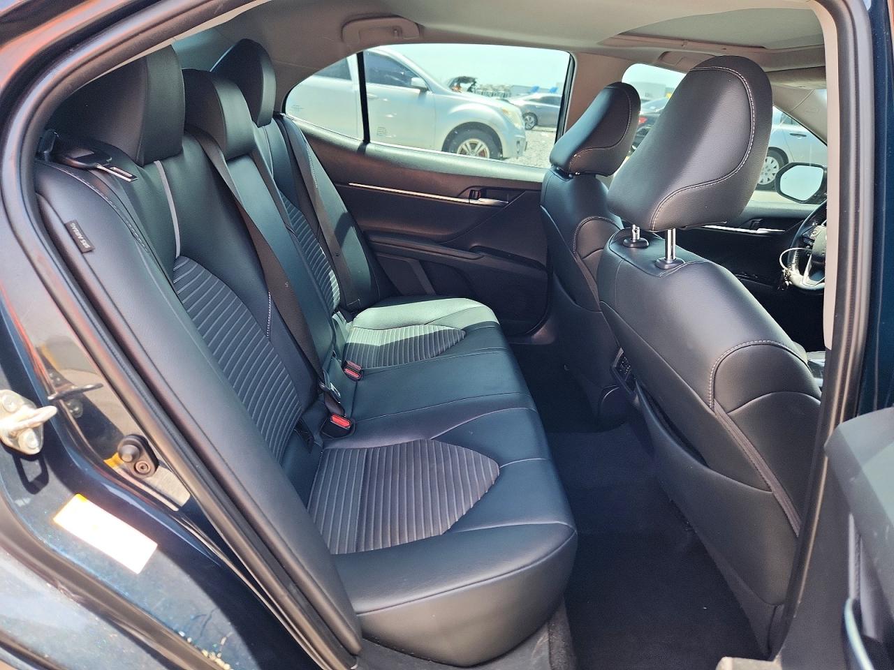 2018 TOYOTA CAMRY SE photo 19