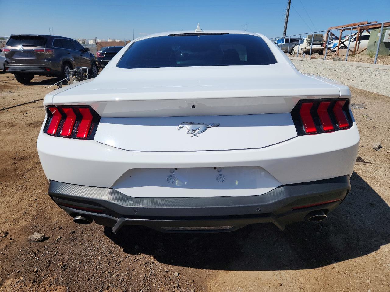 2024 FORD MUSTANG photo 6