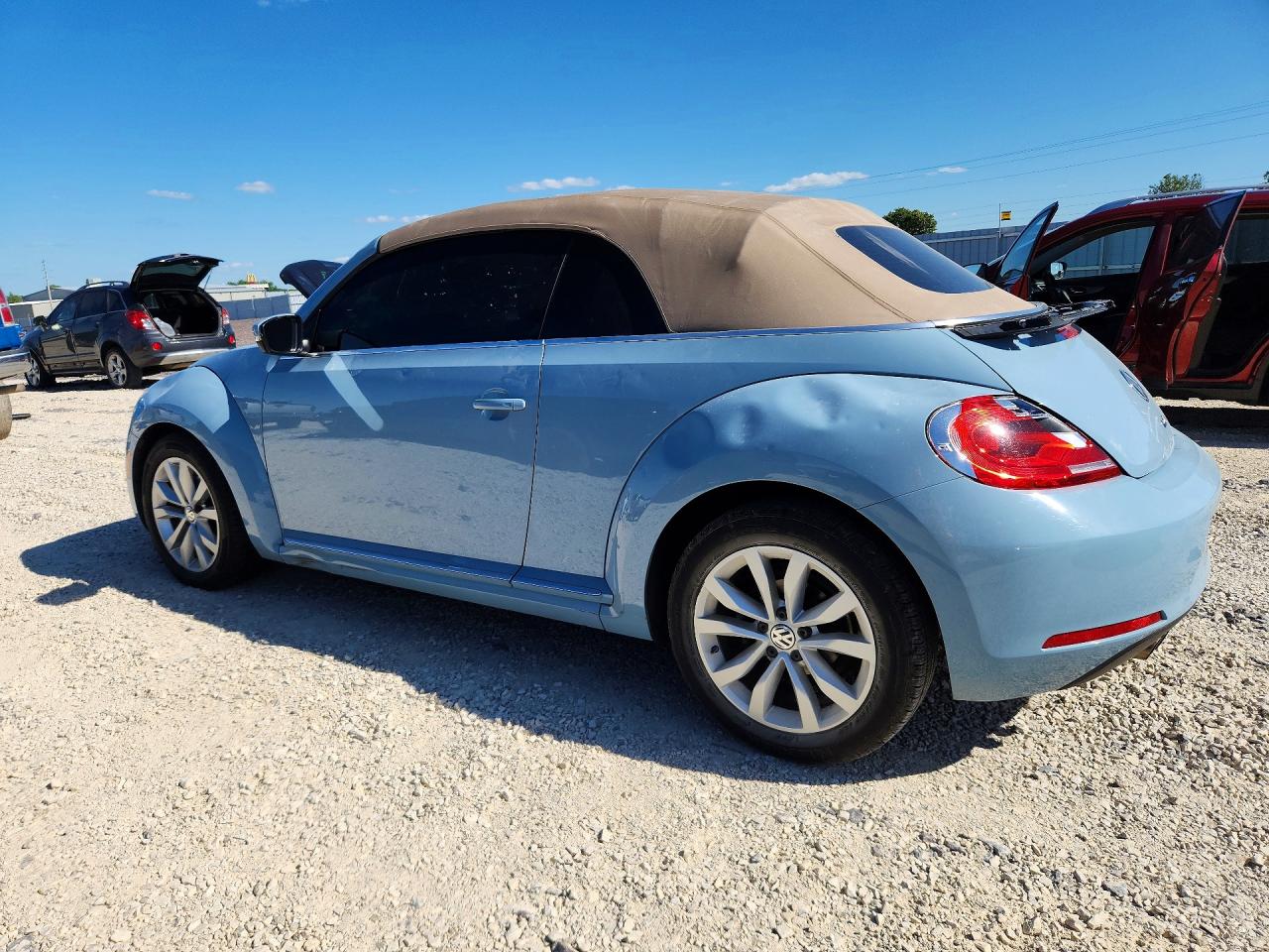 2013 VOLKSWAGEN BEETLE photo 3