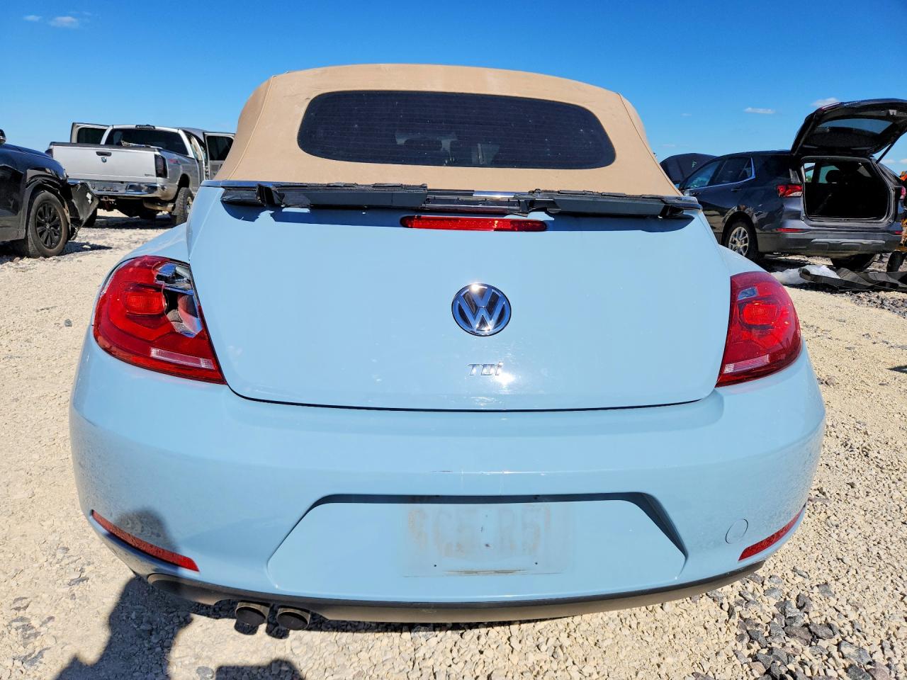 2013 VOLKSWAGEN BEETLE photo 11