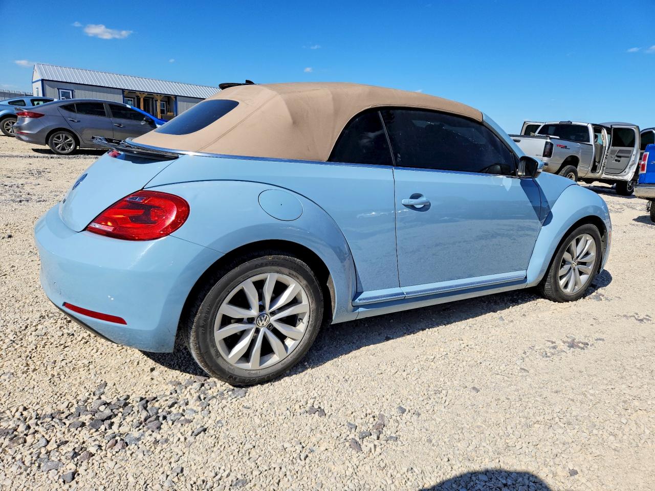 2013 VOLKSWAGEN BEETLE photo 5