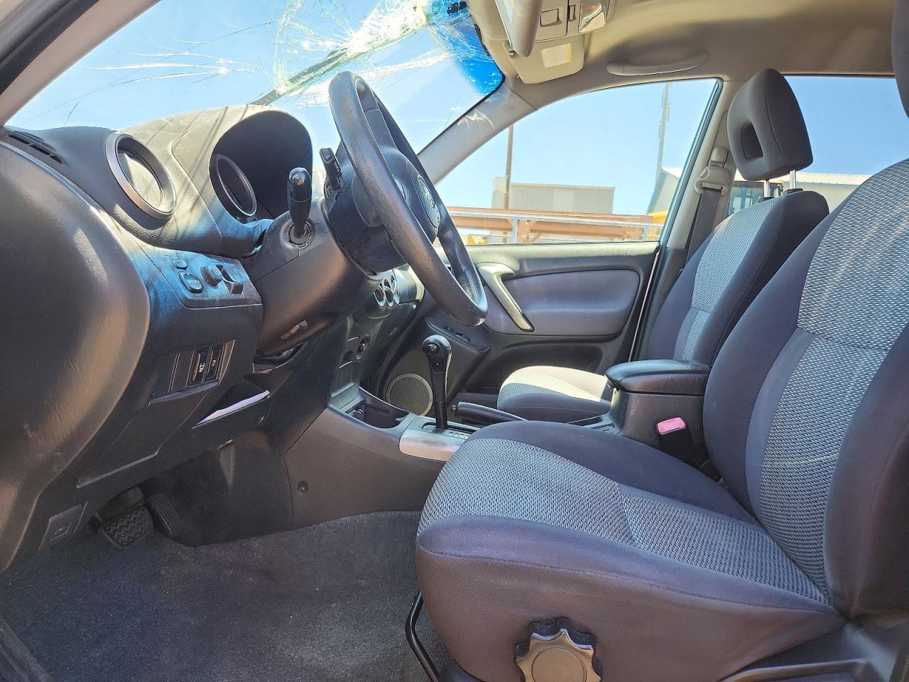 2004 TOYOTA RAV4 BASE photo 7
