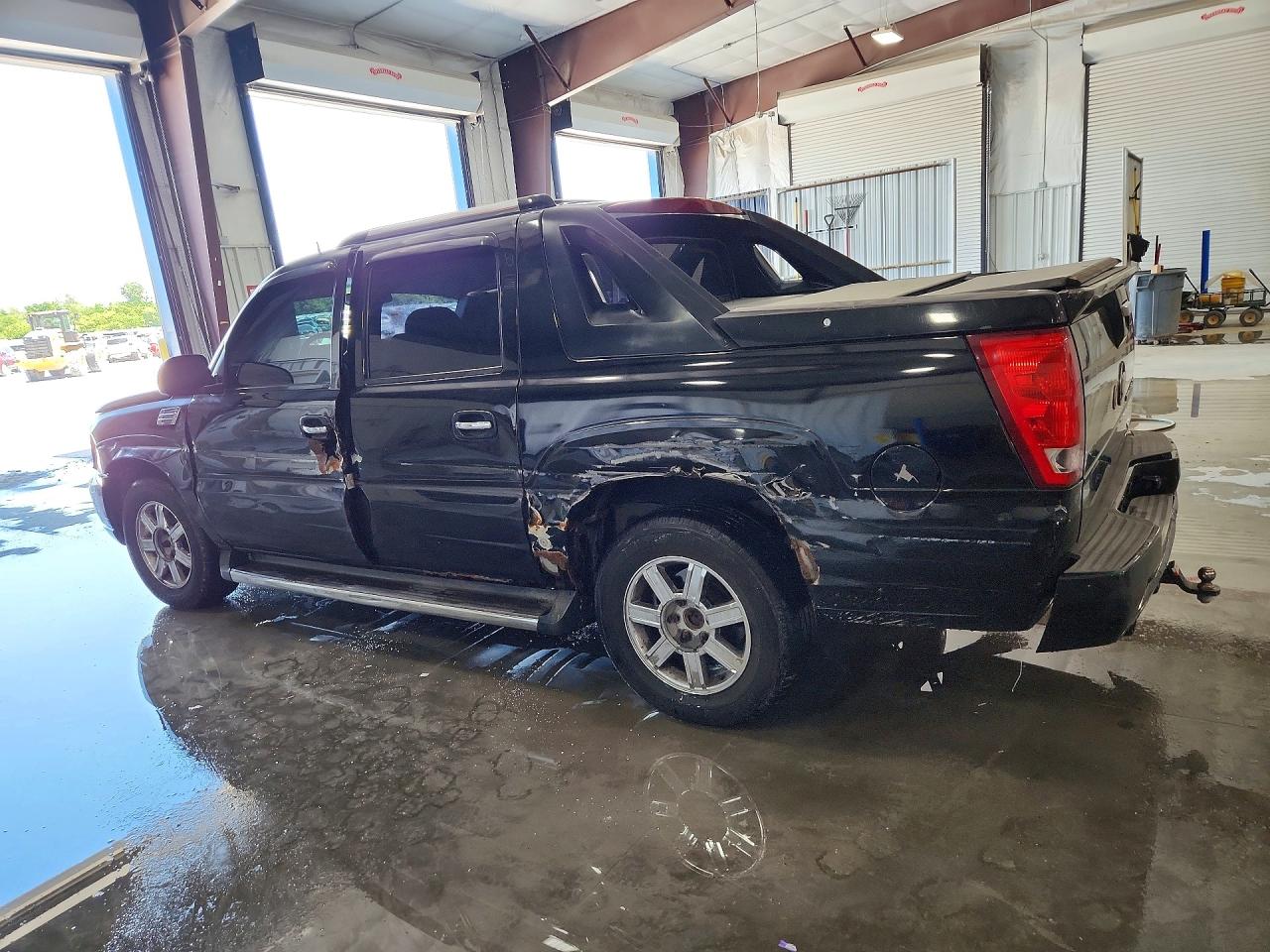 2002 CADILLAC ESCALADE EXT photo 4