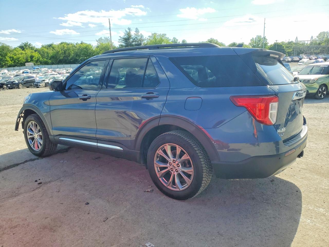 2021 FORD EXPLORER XLT photo 2