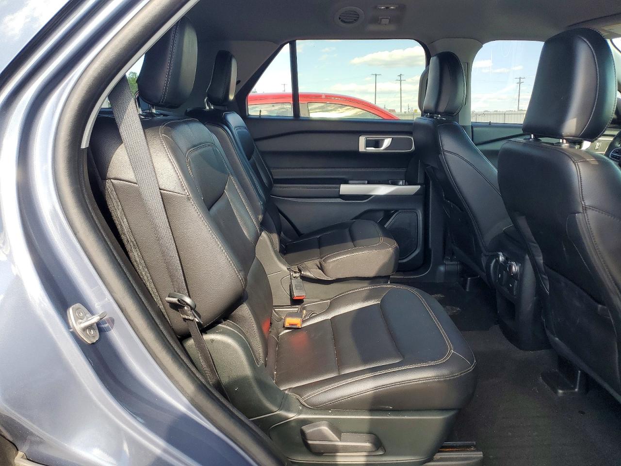 2021 FORD EXPLORER XLT photo 11