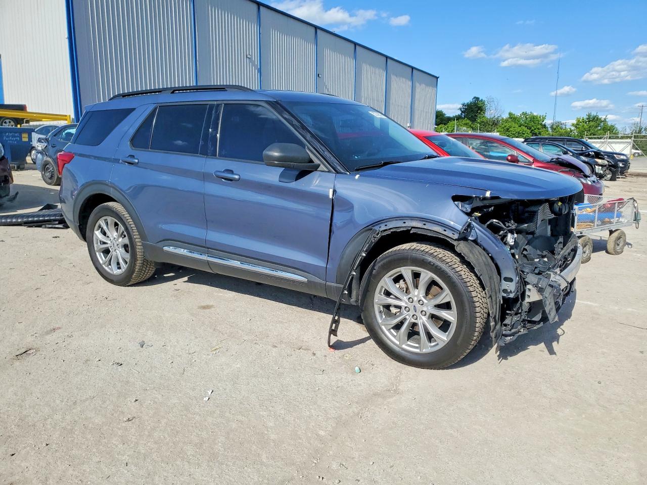 2021 FORD EXPLORER XLT photo 4