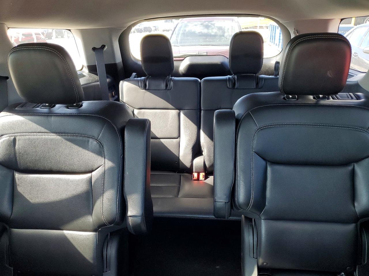 2021 FORD EXPLORER XLT photo 10