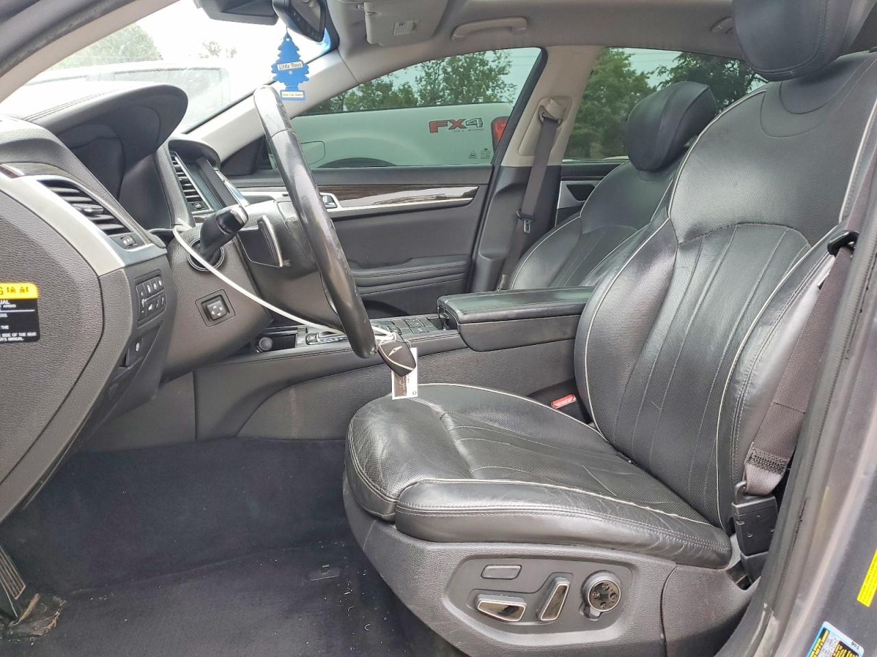 2015 HYUNDAI GENESIS 3.8L photo 13