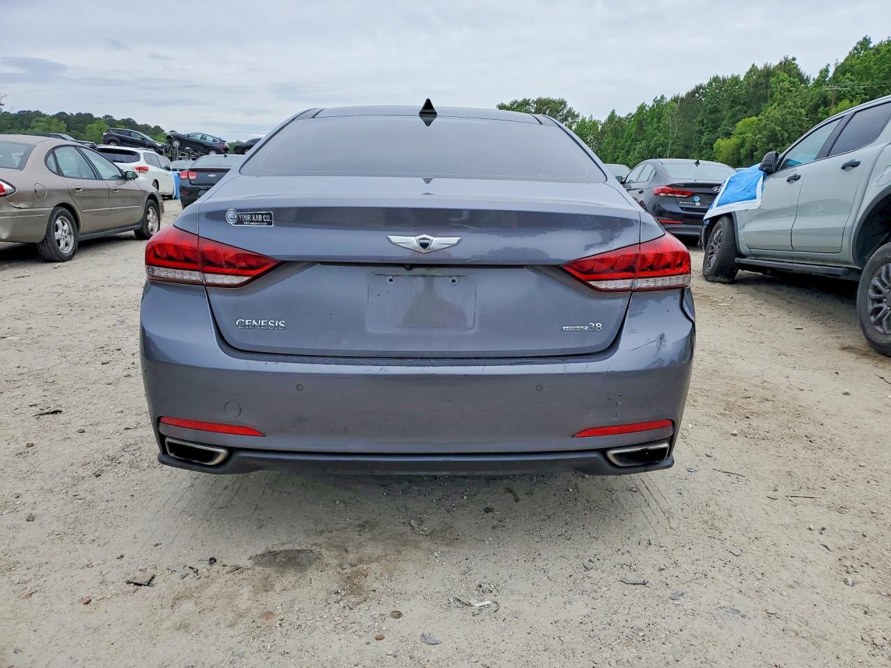 2015 HYUNDAI GENESIS 3.8L photo 11