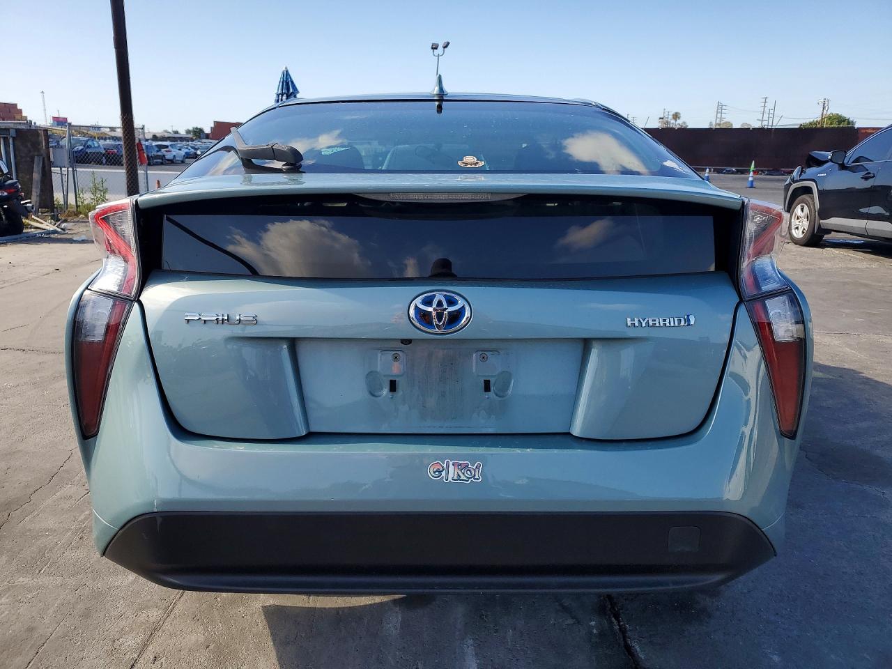 2016 TOYOTA PRIUS TWO photo 11