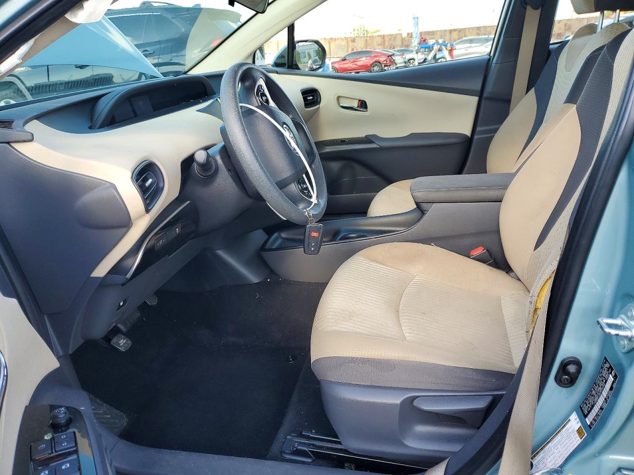 2016 TOYOTA PRIUS TWO photo 13