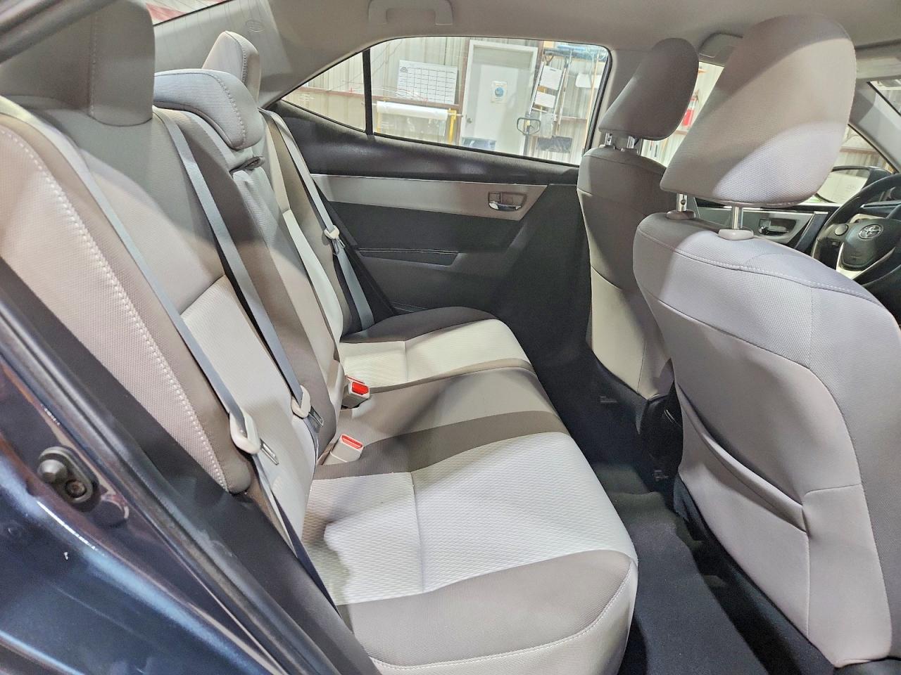 2018 TOYOTA COROLLA LE photo 19