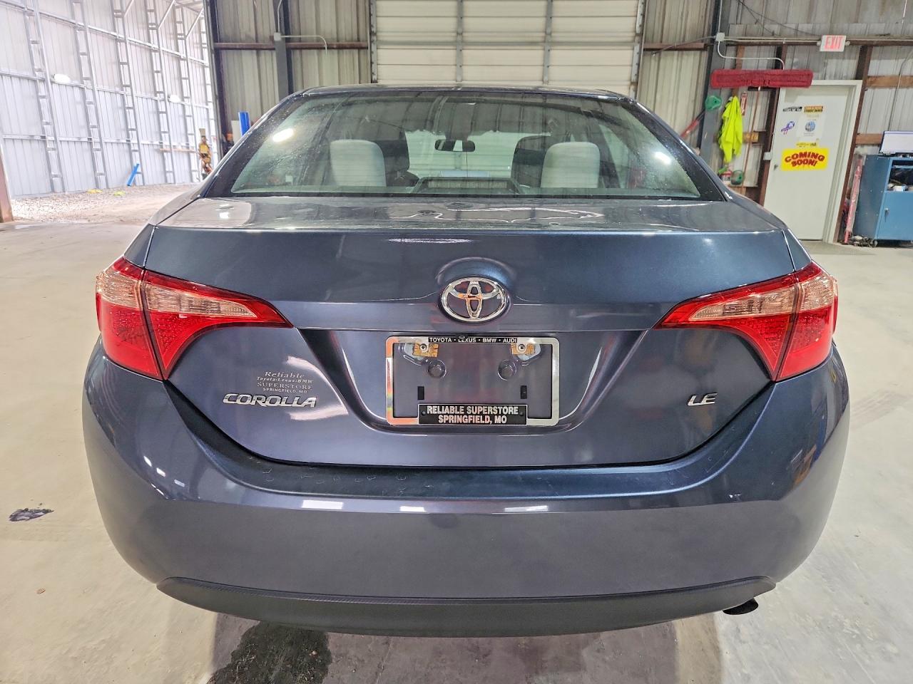 2018 TOYOTA COROLLA LE photo 11