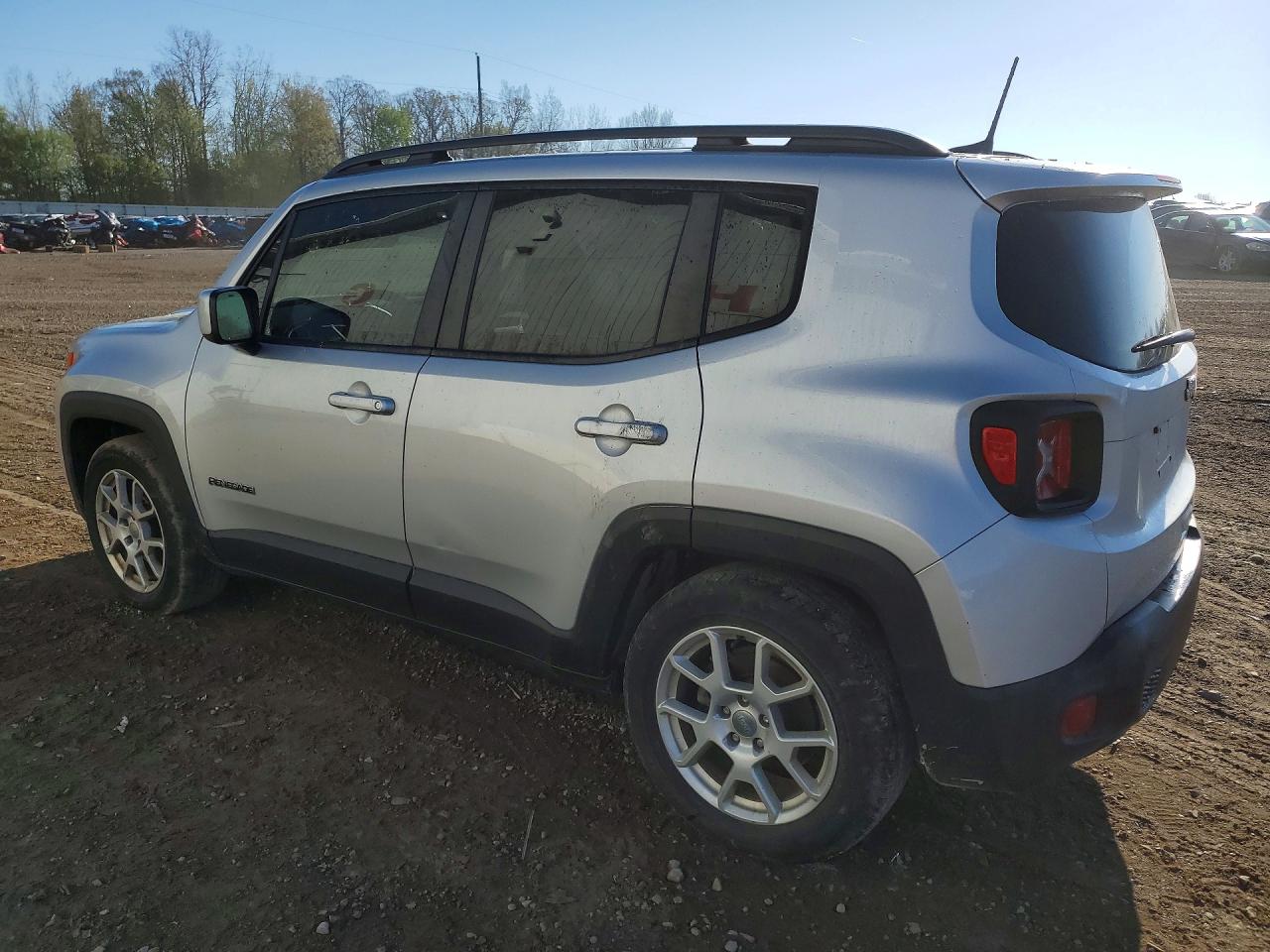 2019 JEEP RENEGADE LATITUDE photo 3