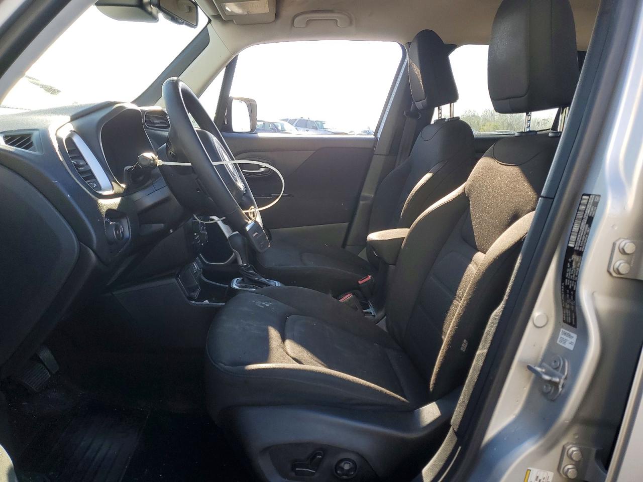 2019 JEEP RENEGADE LATITUDE photo 13