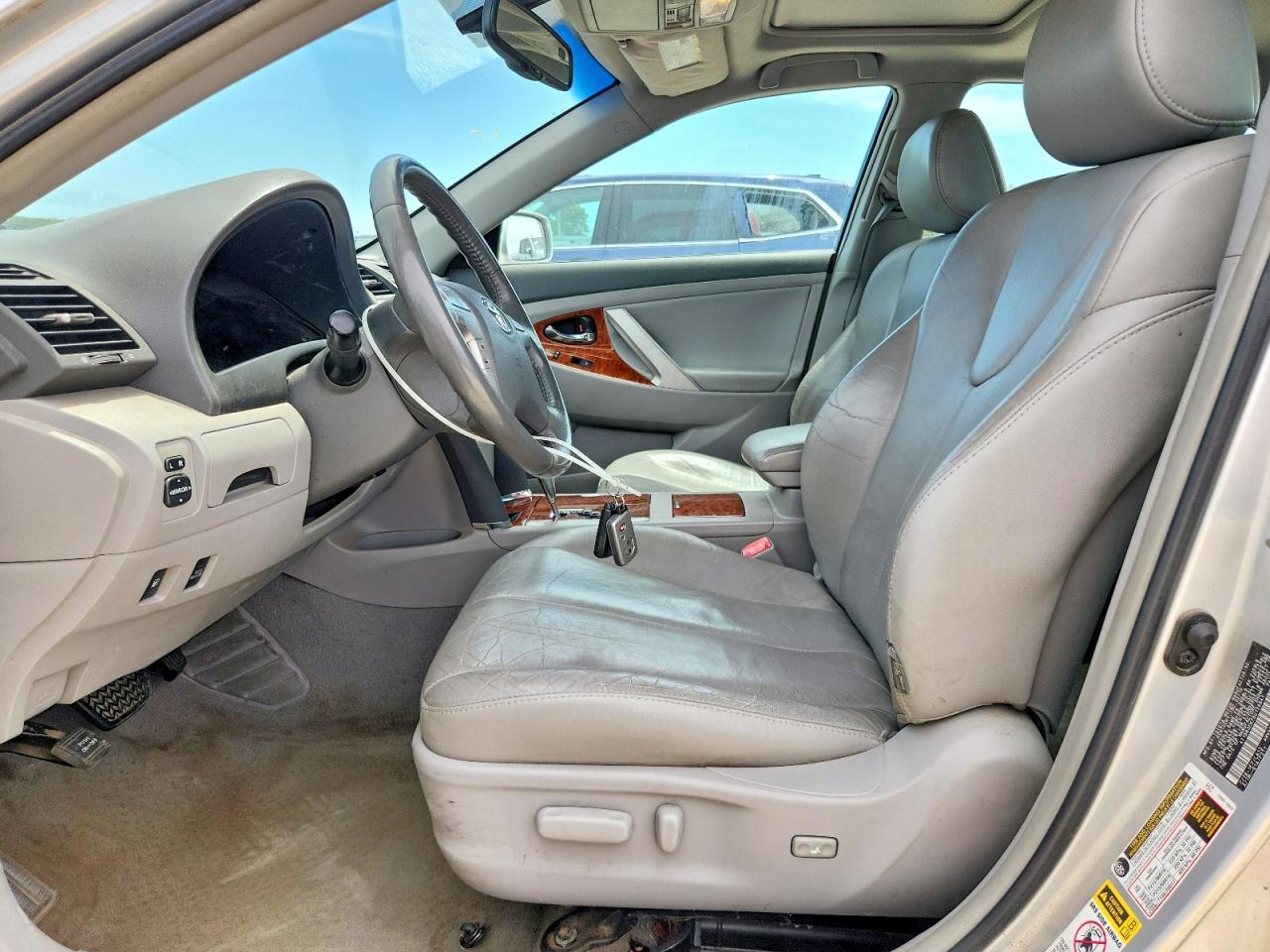 2011 TOYOTA CAMRY HYBRID photo 13