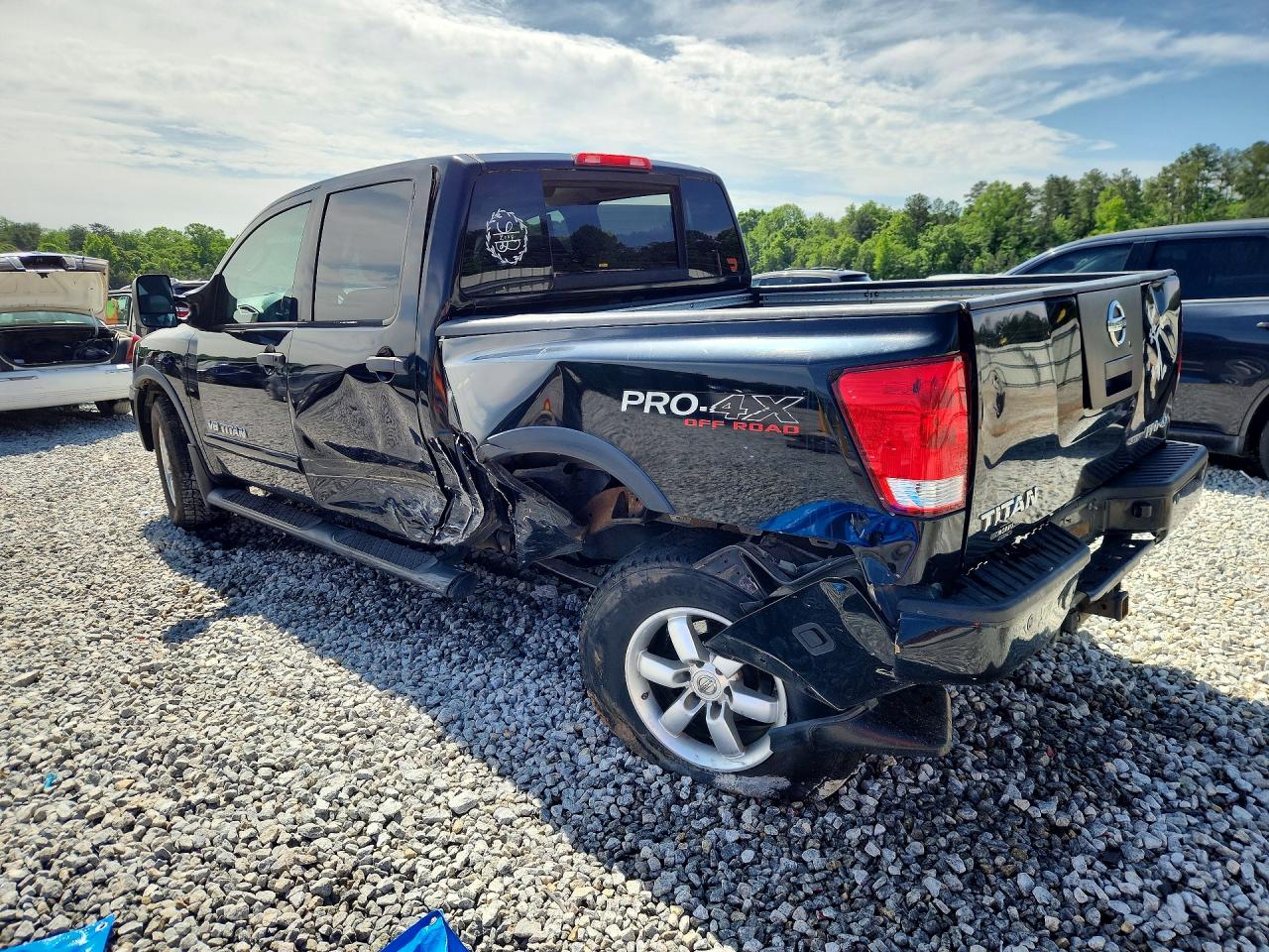 2011 NISSAN TITAN SV photo 3
