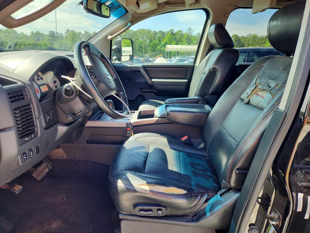 2011 NISSAN TITAN SV photo 13