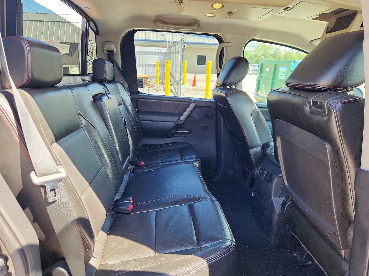 2011 NISSAN TITAN SV photo 19