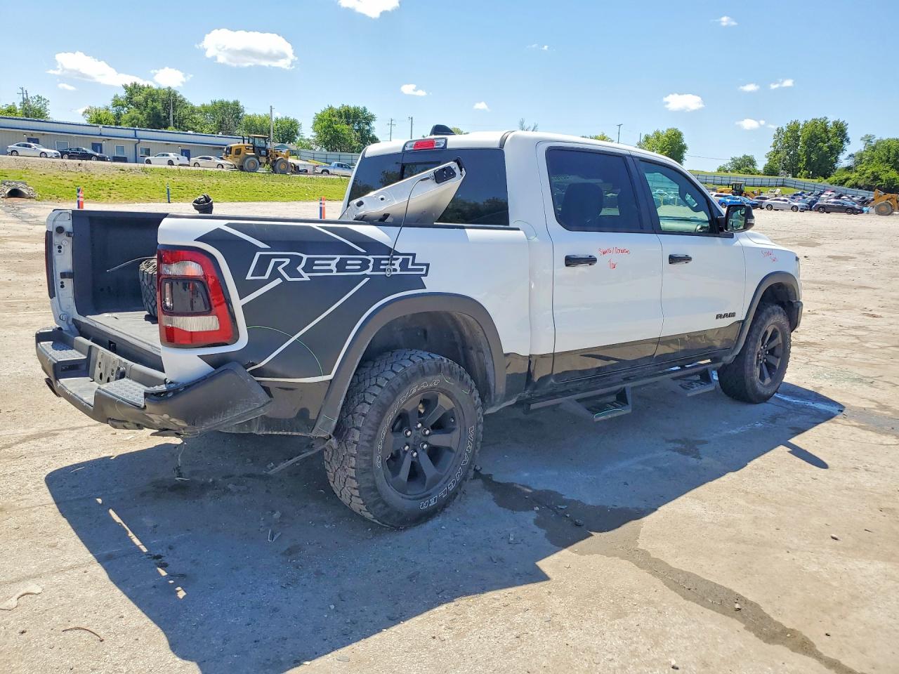 2023 RAM 1500 REBEL photo 5
