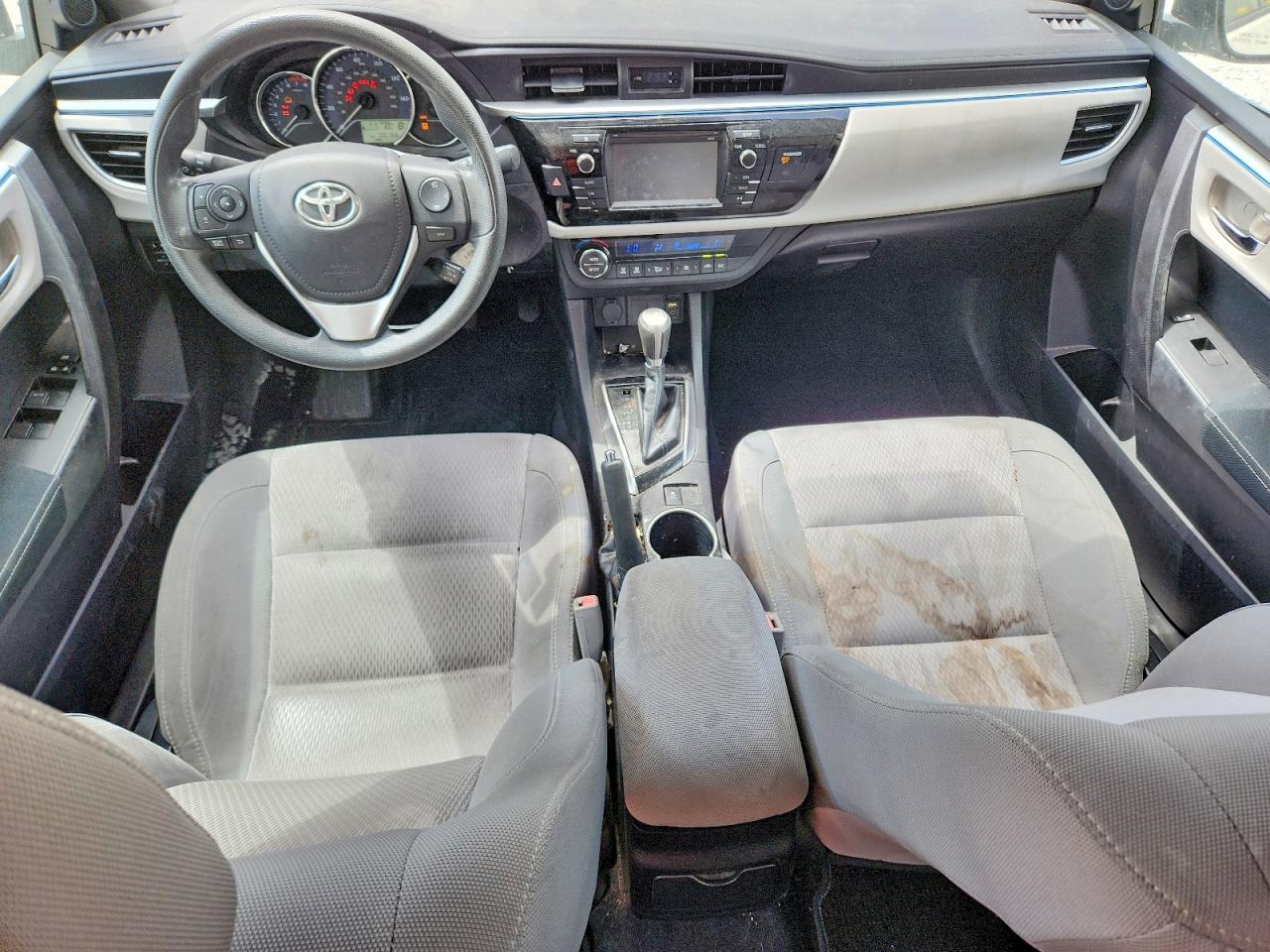 2015 TOYOTA COROLLA LE photo 15