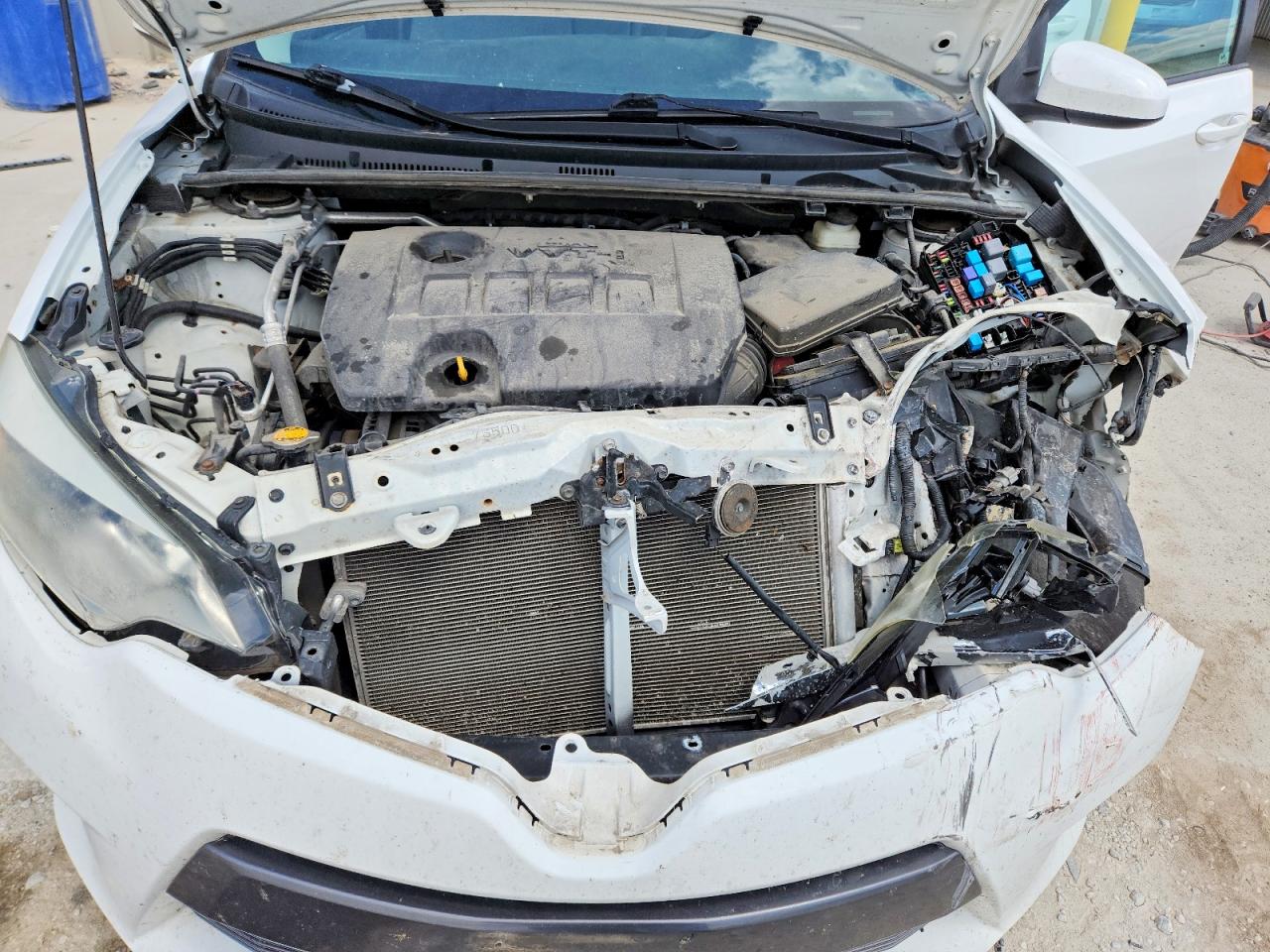 2015 TOYOTA COROLLA LE photo 21