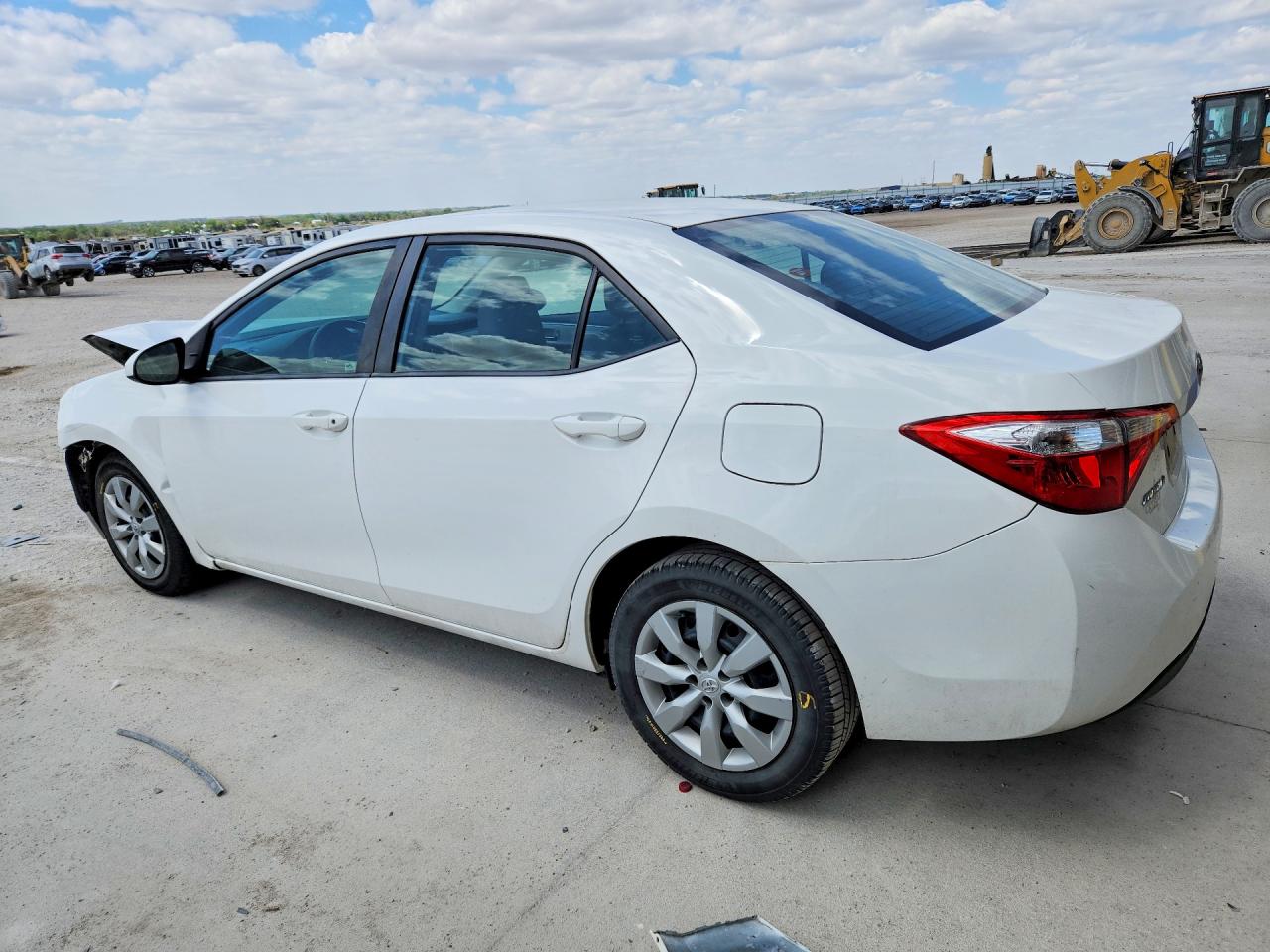 2015 TOYOTA COROLLA LE photo 3