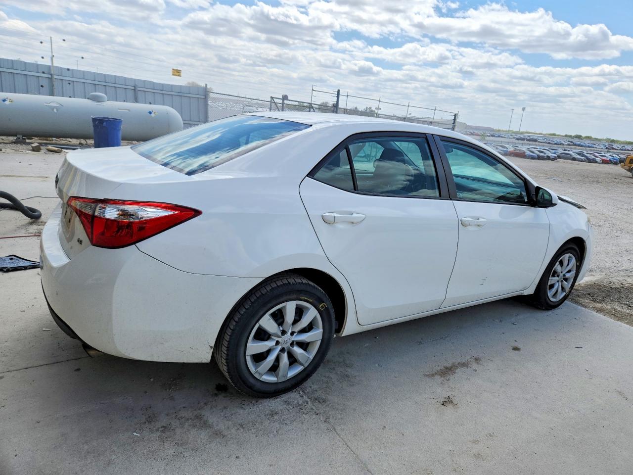 2015 TOYOTA COROLLA LE photo 5