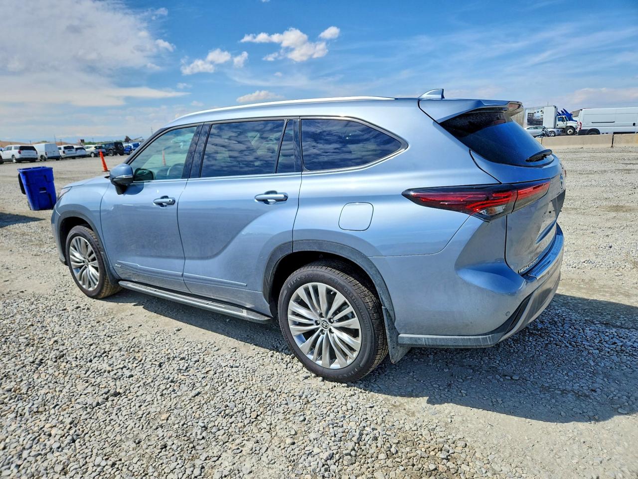 2024 TOYOTA HIGHLANDER HYBRID PLATINUM photo 4
