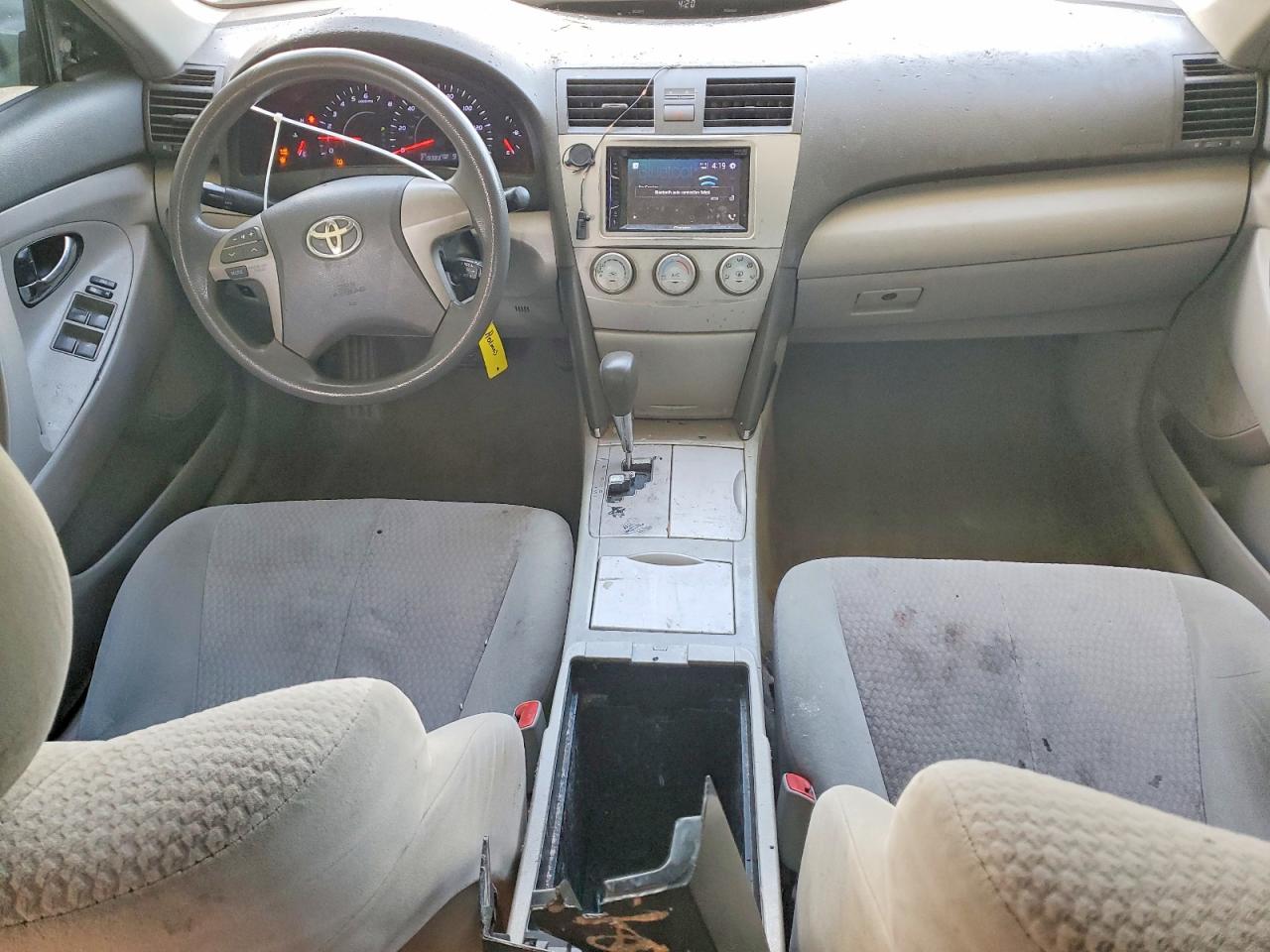2011 TOYOTA CAMRY LE photo 22