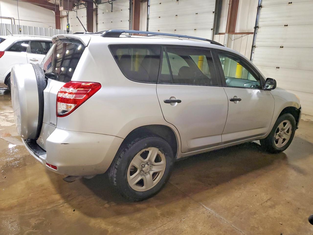 2011 TOYOTA RAV4 BASE photo 7