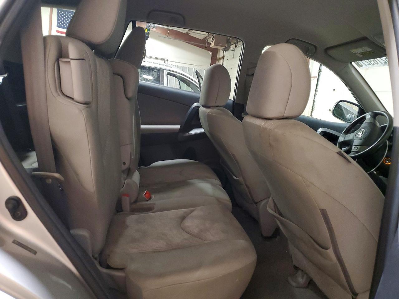 2011 TOYOTA RAV4 BASE photo 31