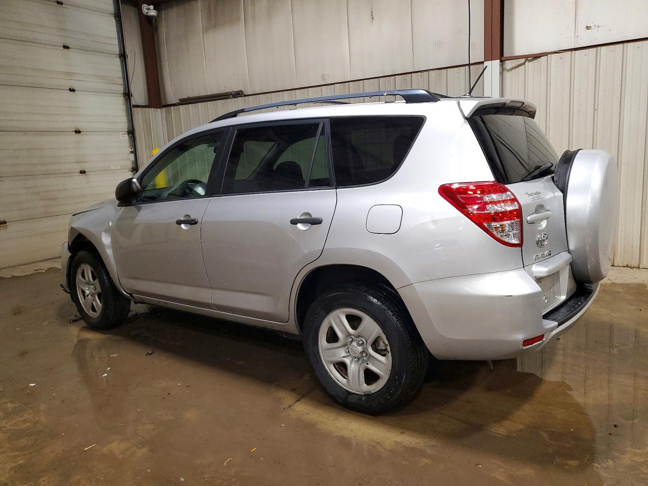 2011 TOYOTA RAV4 BASE photo 4