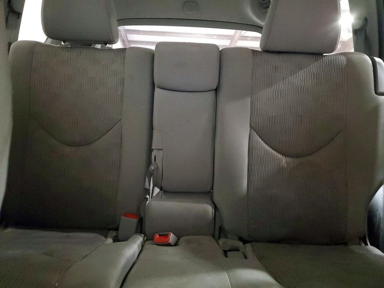 2011 TOYOTA RAV4 BASE photo 28