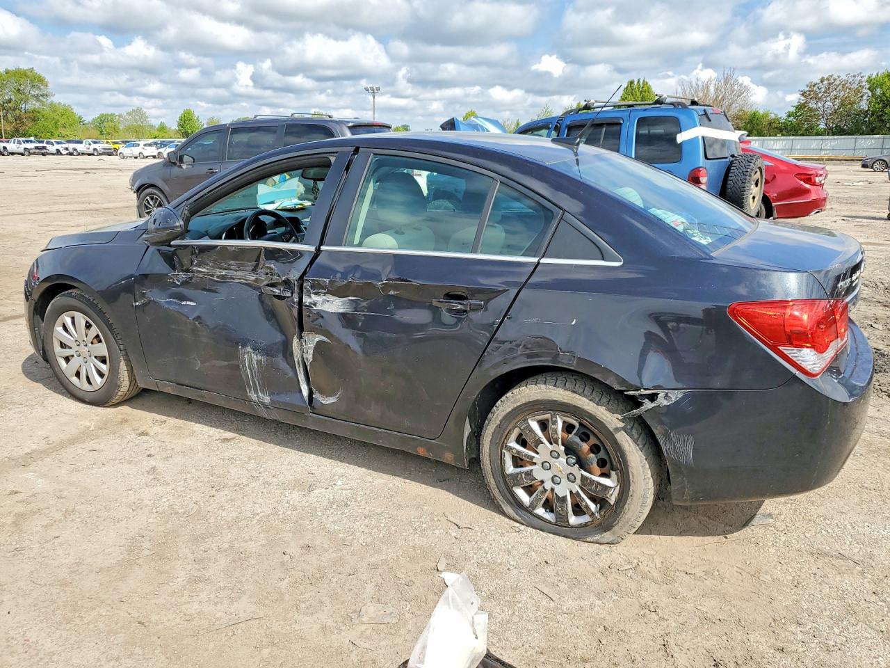 2011 CHEVROLET CRUZE LT photo 3