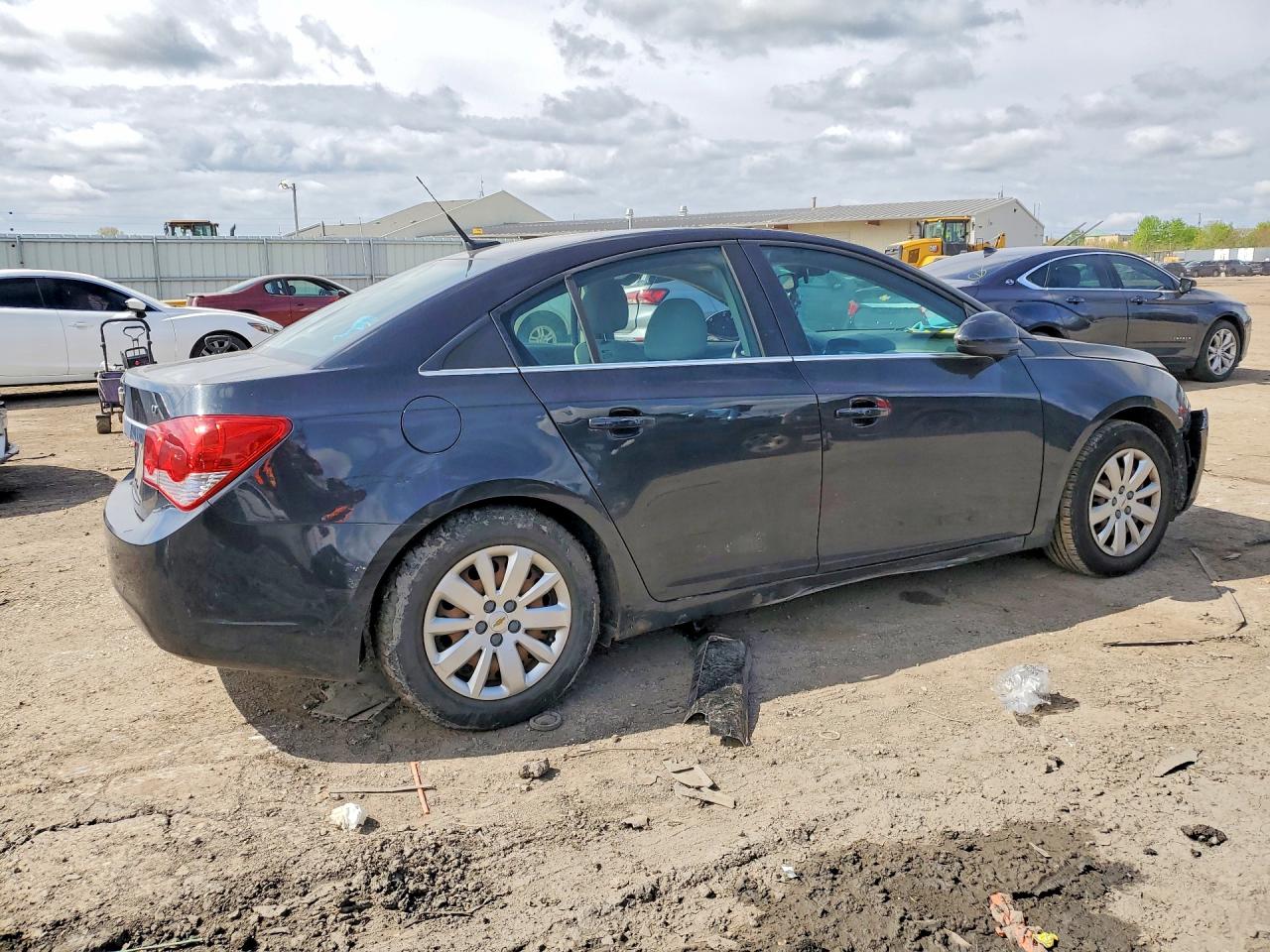 2011 CHEVROLET CRUZE LT photo 5
