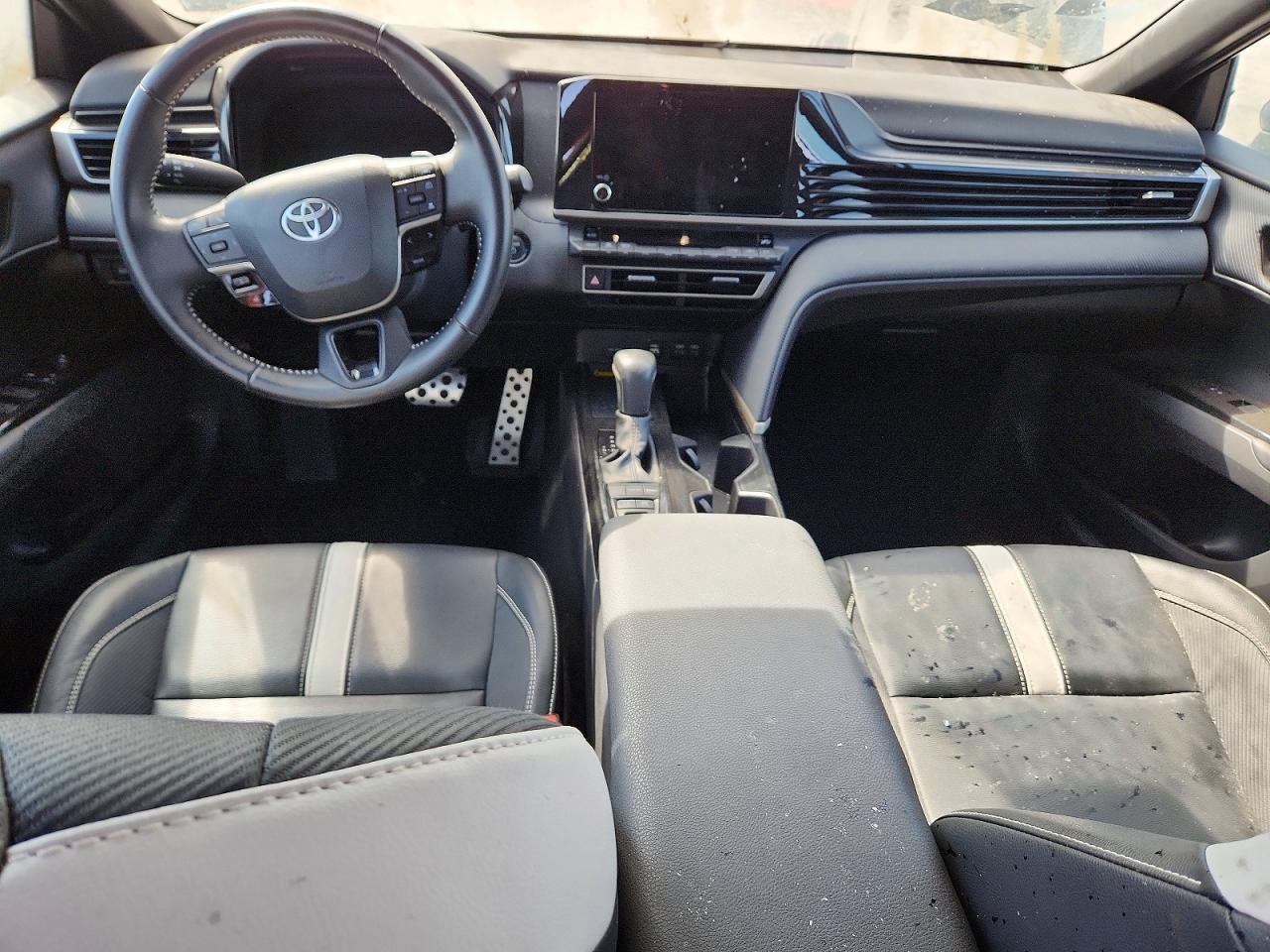 2025 TOYOTA CAMRY photo 8
