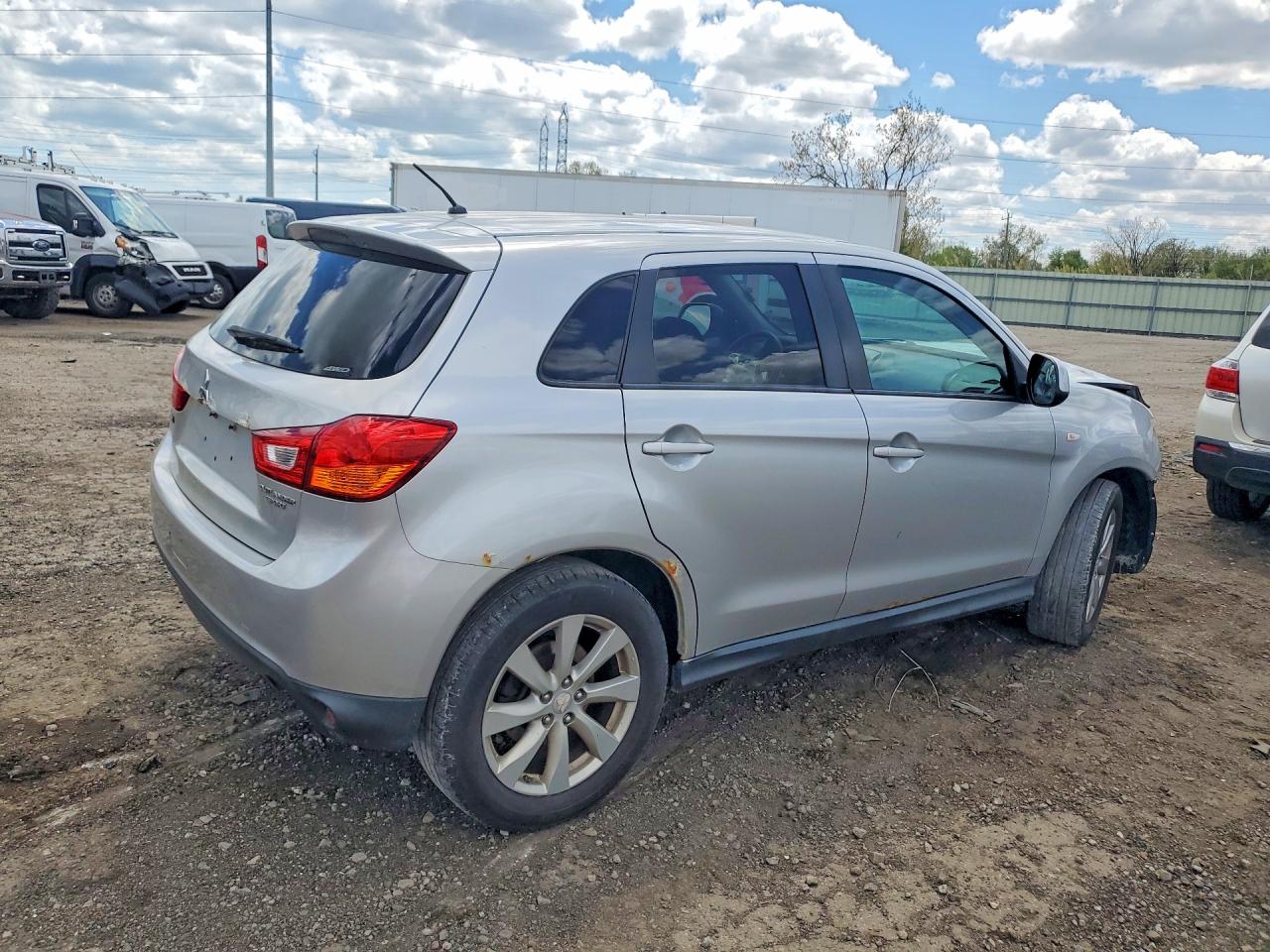 2013 MITSUBISHI OUTLANDER SPORT ES photo 5